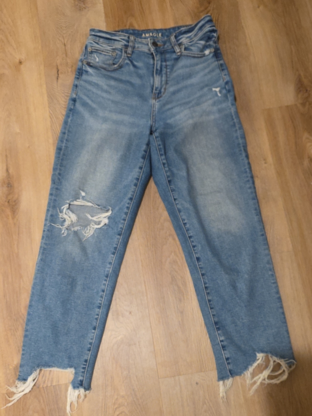 American Eagle Distressed Cropped Jeans
